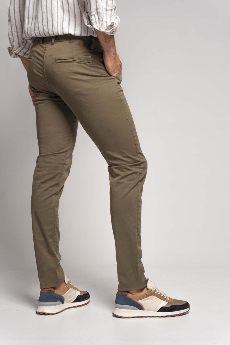 PANTALON CHINO SKINNY VERDE